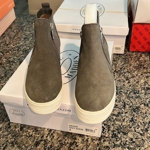 Suede Bootie Steve Madden Wedgie Grey Suede New In Box Size 8